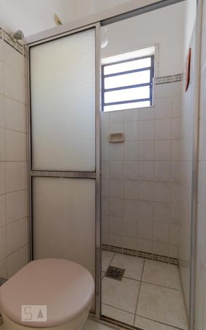 Casa à venda com 302m², 10 quartos e 6 vagas Casa à venda com 302m², 10 quartos e 6 vagasBanheiro da Suíte 03