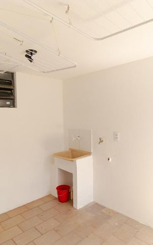 Casa à venda com 302m², 10 quartos e 6 vagas Casa à venda com 302m², 10 quartos e 6 vagasÁrea de Serviço