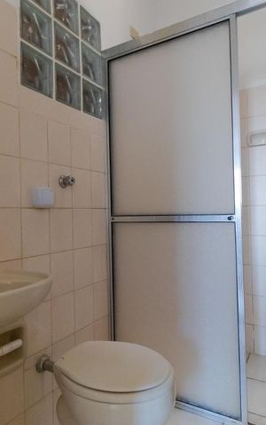 Casa à venda com 302m², 10 quartos e 6 vagas Casa à venda com 302m², 10 quartos e 6 vagasBanheiro da Suíte 08