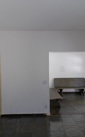 Casa à venda com 302m², 10 quartos e 6 vagas Casa à venda com 302m², 10 quartos e 6 vagasSala