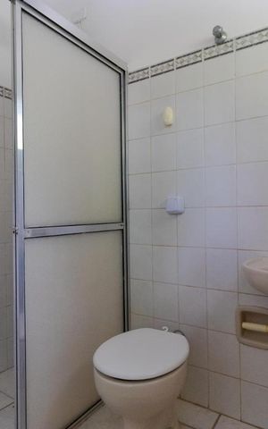 Casa à venda com 302m², 10 quartos e 6 vagas Casa à venda com 302m², 10 quartos e 6 vagasBanheiro da Suíte 07