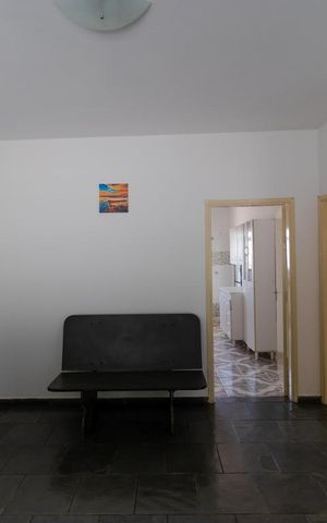 Casa à venda com 302m², 10 quartos e 6 vagas Casa à venda com 302m², 10 quartos e 6 vagasSala