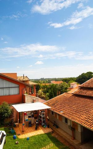 Casa à venda com 302m², 10 quartos e 6 vagas Casa à venda com 302m², 10 quartos e 6 vagasVista da Suíte 04