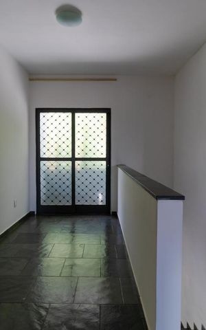 Casa à venda com 302m², 10 quartos e 6 vagas Casa à venda com 302m², 10 quartos e 6 vagasHall do Andar superior