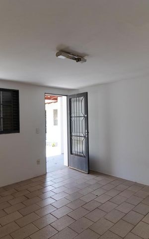 Casa à venda com 302m², 10 quartos e 6 vagas Casa à venda com 302m², 10 quartos e 6 vagasSuíte 10
