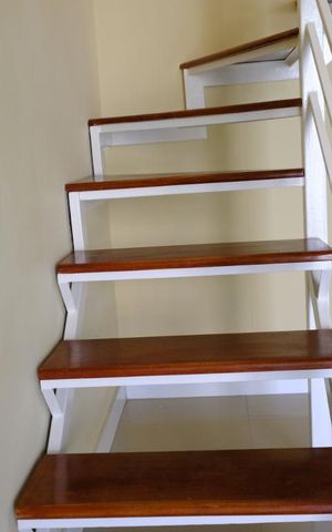 Apartamento à venda com 160m², 3 quartos e 2 vagasEscada para cobertura