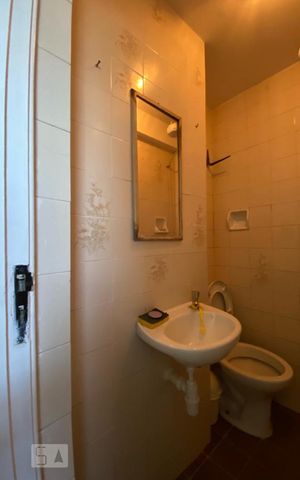 Apartamento à venda com 63m², 3 quartos e 2 vagas Apartamento à venda com 63m², 3 quartos e 2 vagasBanheiro de Serviço