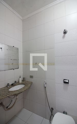 Casa para alugar com 350m², 3 quartos e 2 vagasSuíte 1 Banheiro 