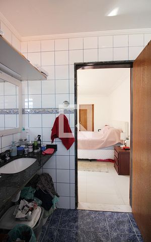 Casa para alugar com 350m², 3 quartos e 2 vagasSuíte 3 Banheiro 