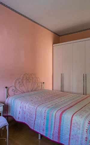 Casa à venda com 300m², 3 quartos e 5 vagas Casa à venda com 300m², 3 quartos e 5 vagasQuarto 2