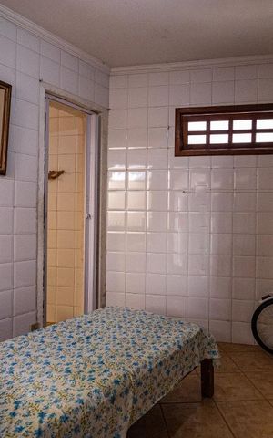 Casa à venda com 300m², 3 quartos e 5 vagas Casa à venda com 300m², 3 quartos e 5 vagasQuarto de Serviço