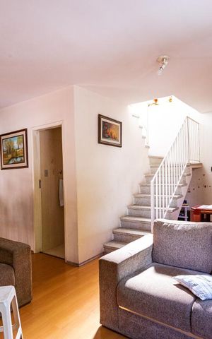 Casa à venda com 300m², 3 quartos e 5 vagas Casa à venda com 300m², 3 quartos e 5 vagasSala