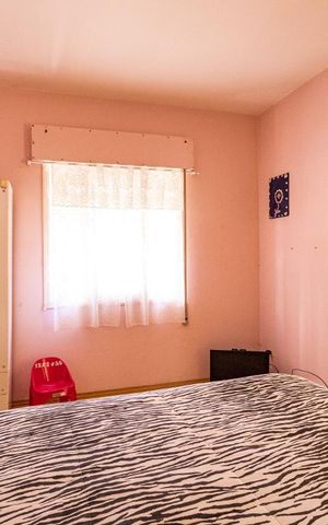 Casa à venda com 300m², 3 quartos e 5 vagas Casa à venda com 300m², 3 quartos e 5 vagasSuíte