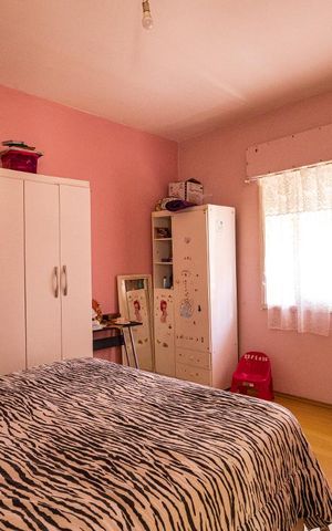 Casa à venda com 300m², 3 quartos e 5 vagas Casa à venda com 300m², 3 quartos e 5 vagasSuíte