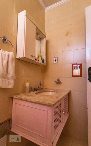 Casa à venda com 300m², 3 quartos e 5 vagas Casa à venda com 300m², 3 quartos e 5 vagasBanheiro Suíte