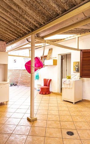 Casa à venda com 300m², 3 quartos e 5 vagas Casa à venda com 300m², 3 quartos e 5 vagasÁrea de Serviço