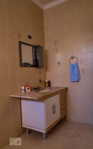 Casa à venda com 300m², 3 quartos e 5 vagas Casa à venda com 300m², 3 quartos e 5 vagasBanheiro