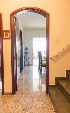Casa de condomínio para alugar com 380m², 4 quartos e 2 vagasHall
