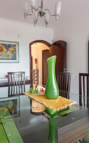 Casa de condomínio para alugar com 380m², 4 quartos e 2 vagasSala de Jantar