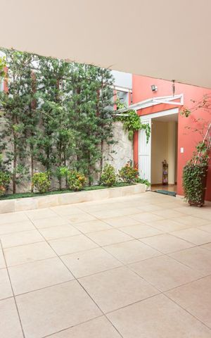 Casa de condomínio para alugar com 380m², 4 quartos e 2 vagasGaragem