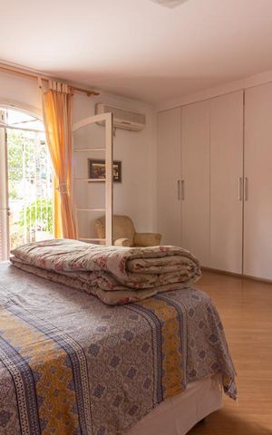 Casa de condomínio para alugar com 380m², 4 quartos e 2 vagasQuarto 1