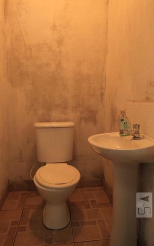 Casa à venda com 157m², 3 quartos e 2 vagasBanheiro de Serviço
