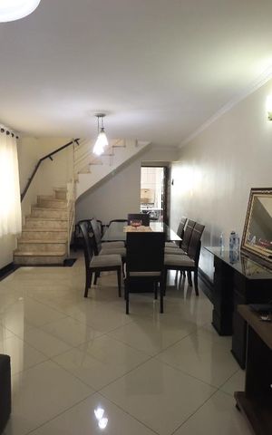 Casa à venda com 157m², 3 quartos e 2 vagasSala