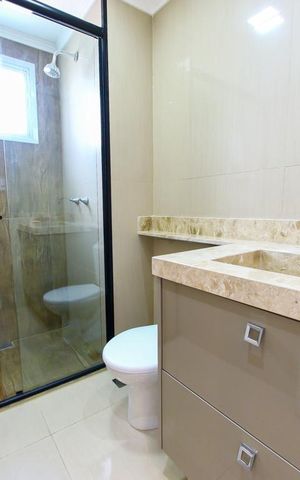 Apartamento à venda com 74m², 2 quartos e 2 vagas Apartamento à venda com 74m², 2 quartos e 2 vagasBanheiro da Suite