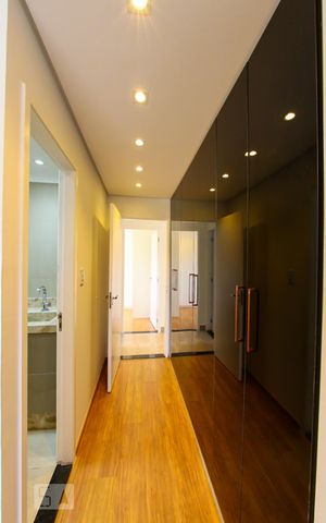 Apartamento à venda com 74m², 2 quartos e 2 vagas Apartamento à venda com 74m², 2 quartos e 2 vagasSuite