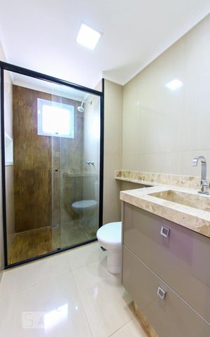 Apartamento à venda com 74m², 2 quartos e 2 vagas Apartamento à venda com 74m², 2 quartos e 2 vagasBanheiro da Suite