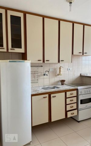 Apartamento para alugar com 60m², 2 quartos e 2 vagas Apartamento para alugar com 60m², 2 quartos e 2 vagasCozinha - Armários