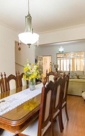 Casa à venda com 230m², 3 quartos e 2 vagas Casa à venda com 230m², 3 quartos e 2 vagasSala de Jantar
