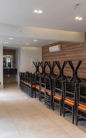 Apartamento à venda com 179m², 3 quartos e 3 vagas Apartamento à venda com 179m², 3 quartos e 3 vagasÁrea comum - Salão de festas