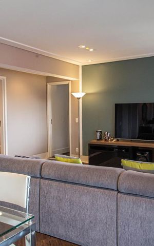 Apartamento à venda com 179m², 3 quartos e 3 vagas Apartamento à venda com 179m², 3 quartos e 3 vagasSala