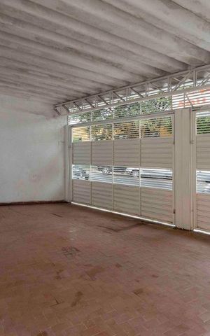 Studio à venda com 270m², 3 quartos e 3 vagas Studio à venda com 270m², 3 quartos e 3 vagasGaragem