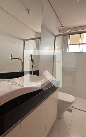 Apartamento para alugar com 239m², 4 quartos e 4 vagas Apartamento para alugar com 239m², 4 quartos e 4 vagasBanheiro