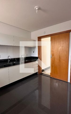 Apartamento para alugar com 239m², 4 quartos e 4 vagas Apartamento para alugar com 239m², 4 quartos e 4 vagasCozinha