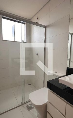 Apartamento para alugar com 239m², 4 quartos e 4 vagas Apartamento para alugar com 239m², 4 quartos e 4 vagasBanheiro