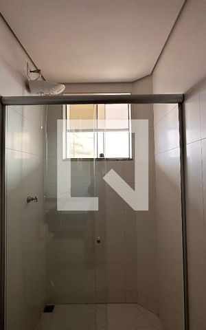 Apartamento para alugar com 239m², 4 quartos e 4 vagas Apartamento para alugar com 239m², 4 quartos e 4 vagasBanheiro
