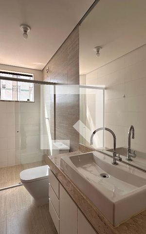 Apartamento para alugar com 239m², 4 quartos e 4 vagas Apartamento para alugar com 239m², 4 quartos e 4 vagasBanheiro