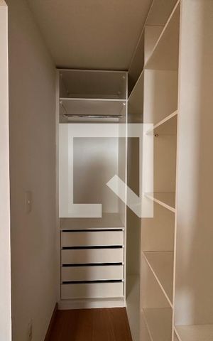 Apartamento para alugar com 239m², 4 quartos e 4 vagas Apartamento para alugar com 239m², 4 quartos e 4 vagasCloset