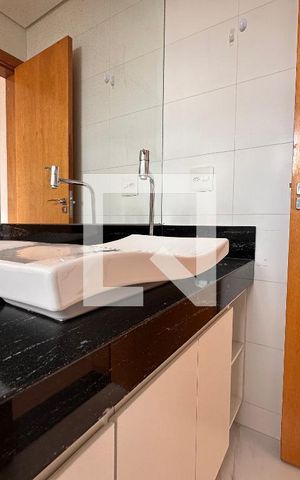 Apartamento para alugar com 239m², 4 quartos e 4 vagas Apartamento para alugar com 239m², 4 quartos e 4 vagasBanheiro