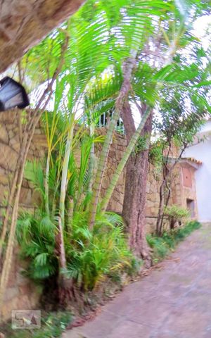 Casa à venda com 320m², 4 quartos e 4 vagasJardim
