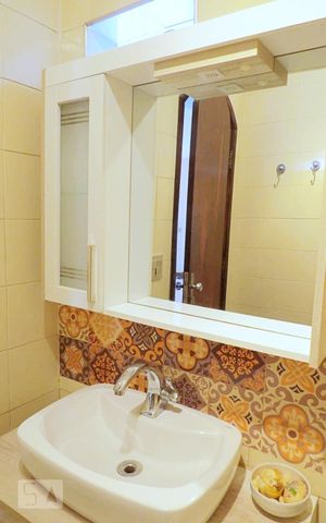Casa à venda com 320m², 4 quartos e 4 vagasLavabo