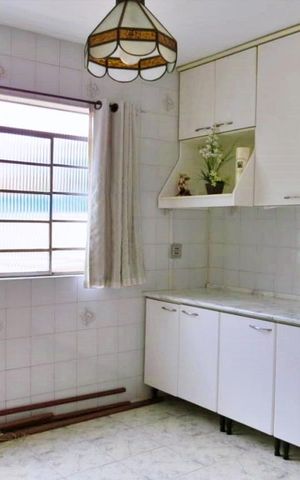 Casa à venda com 320m², 4 quartos e 4 vagasCozinha - Armários