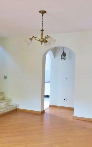 Casa à venda com 320m², 4 quartos e 4 vagasSala