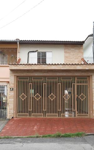 Casa à venda com 150m², 3 quartos e 2 vagasFachada