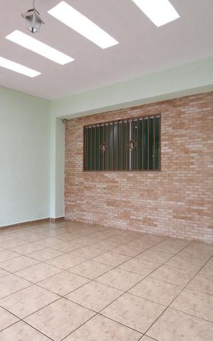 Casa à venda com 150m², 3 quartos e 2 vagasGaragem