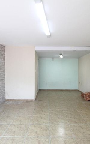 Casa à venda com 150m², 3 quartos e 2 vagasSalão