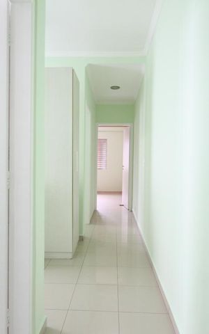 Casa à venda com 150m², 3 quartos e 2 vagasCorredor